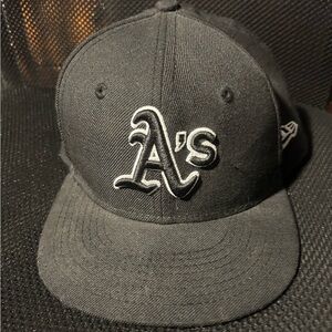 Black & white Oakland Athletics Baseball Cap
